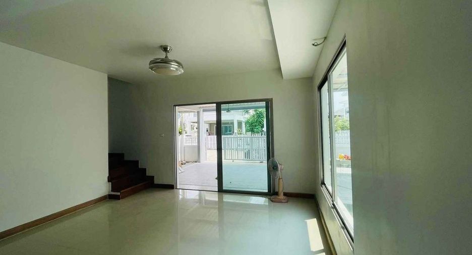 For rent and for sale 3 bedrooms house in Si Racha, Chonburi