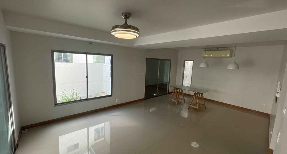 For rent and for sale 3 bedrooms house in Si Racha, Chonburi
