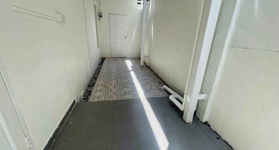 For rent and for sale 3 bedrooms house in Si Racha, Chonburi