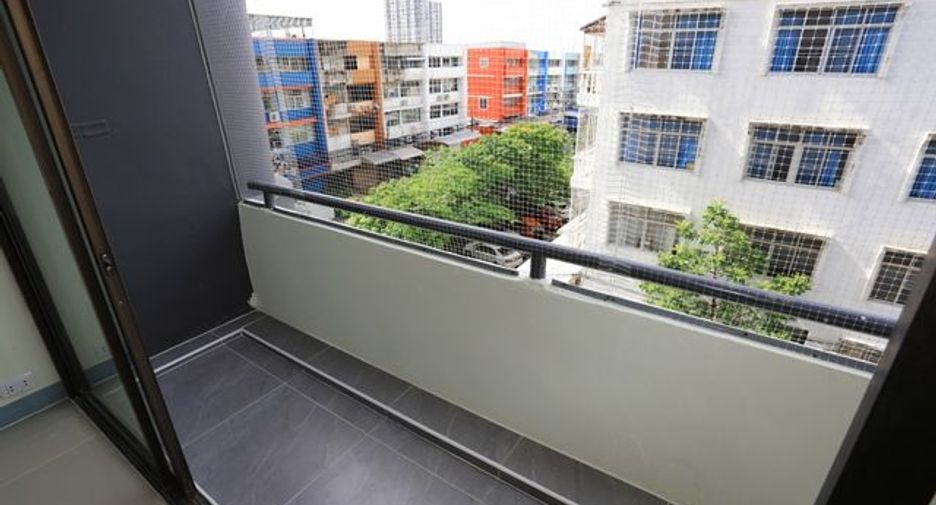 For sale studio condo in Chom Thong, Bangkok