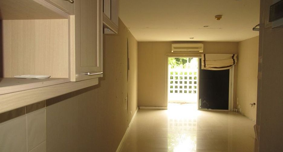 For sale studio condo in Phasi Charoen, Bangkok