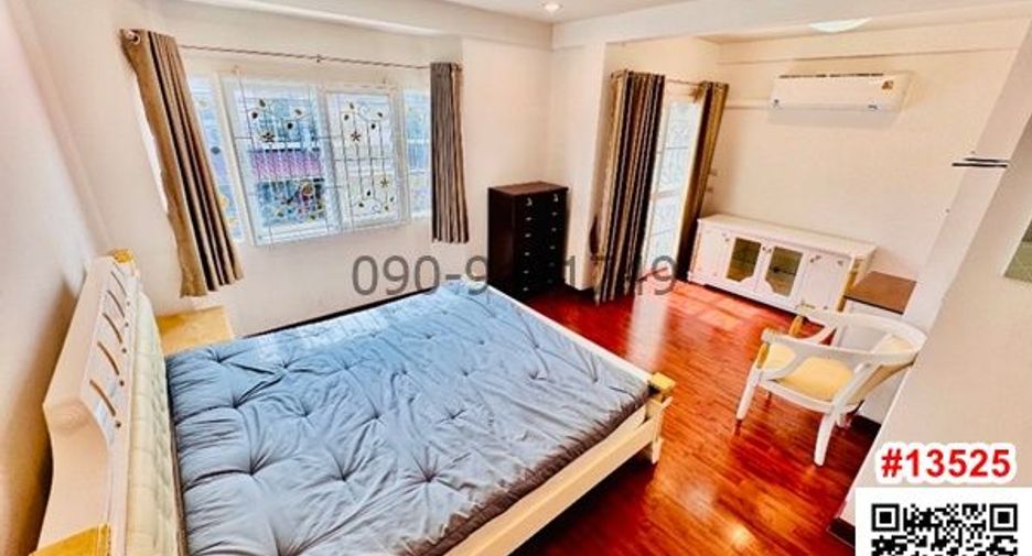 For rent 3 bedrooms townhouse in Don Mueang, Bangkok