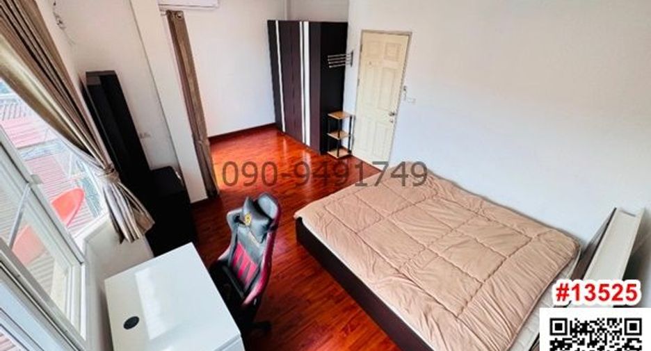 For rent 3 bedrooms townhouse in Don Mueang, Bangkok