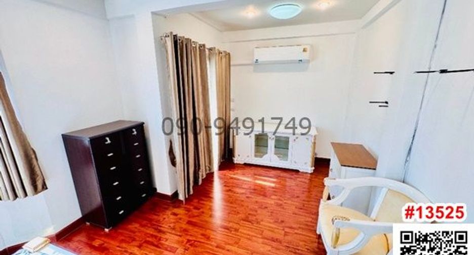For rent 3 bedrooms townhouse in Don Mueang, Bangkok