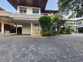 Casa en alquiler de 3 habitaciones en Yan Nawa, Bangkok