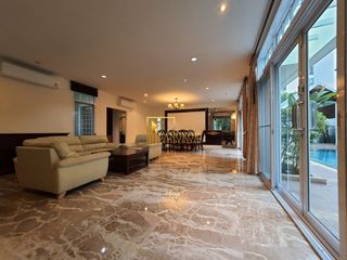 Casa en alquiler de 3 habitaciones en Yan Nawa, Bangkok