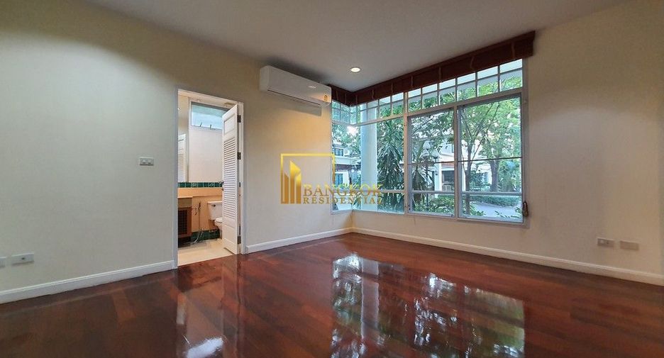 Casa en alquiler de 3 habitaciones en Yan Nawa, Bangkok