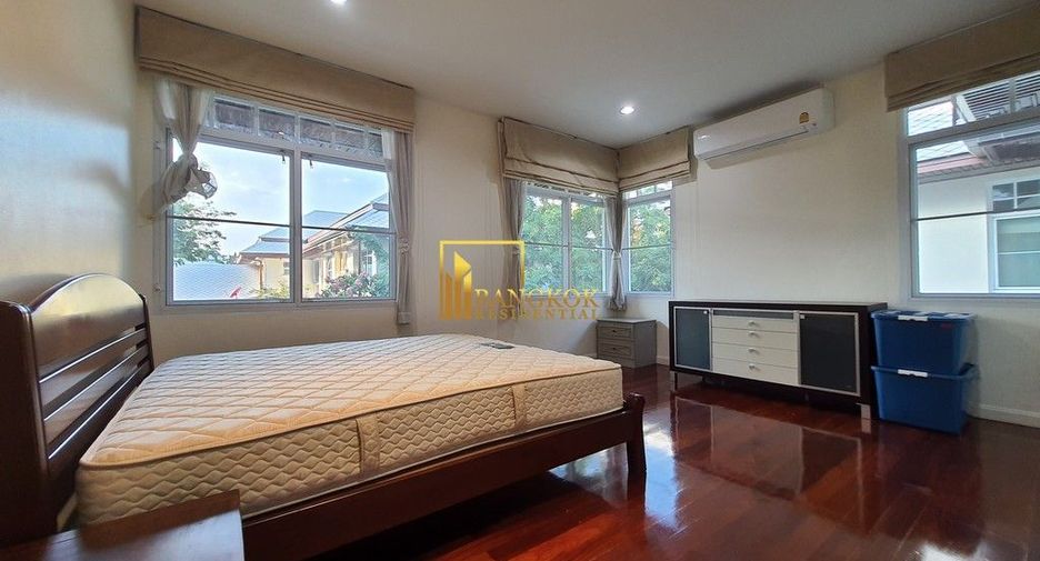 Casa en alquiler de 3 habitaciones en Yan Nawa, Bangkok