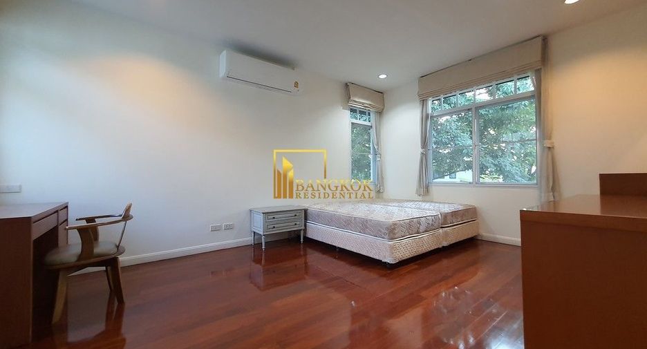 Casa en alquiler de 3 habitaciones en Yan Nawa, Bangkok