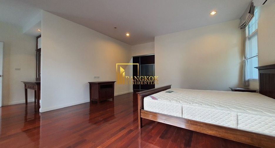 Casa en alquiler de 3 habitaciones en Yan Nawa, Bangkok