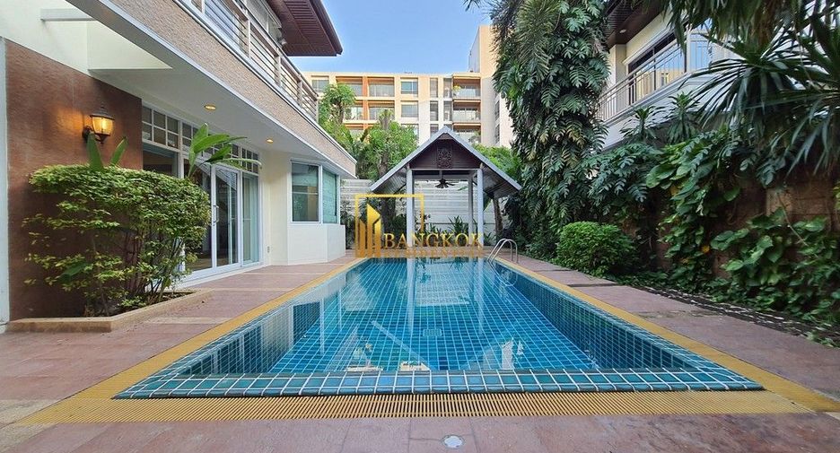Casa en alquiler de 3 habitaciones en Yan Nawa, Bangkok