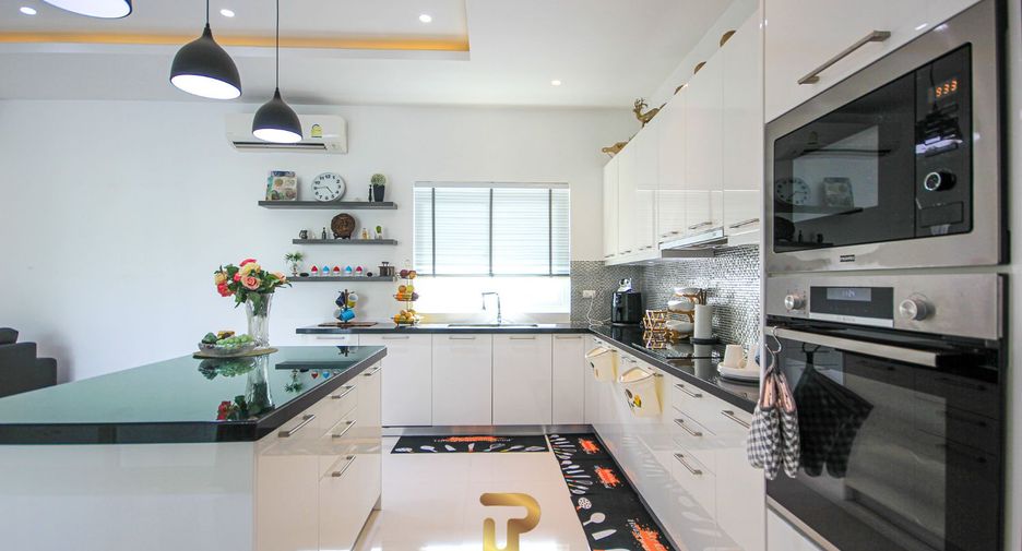 For sale 3 bedrooms villa in Hua Hin, Prachuap Khiri Khan