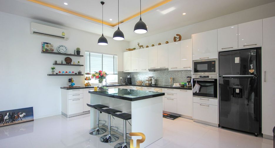 For sale 3 bedrooms villa in Hua Hin, Prachuap Khiri Khan