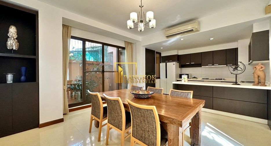 Haus zur Miete mit 3 Zimmer in Watthana, Bangkok
