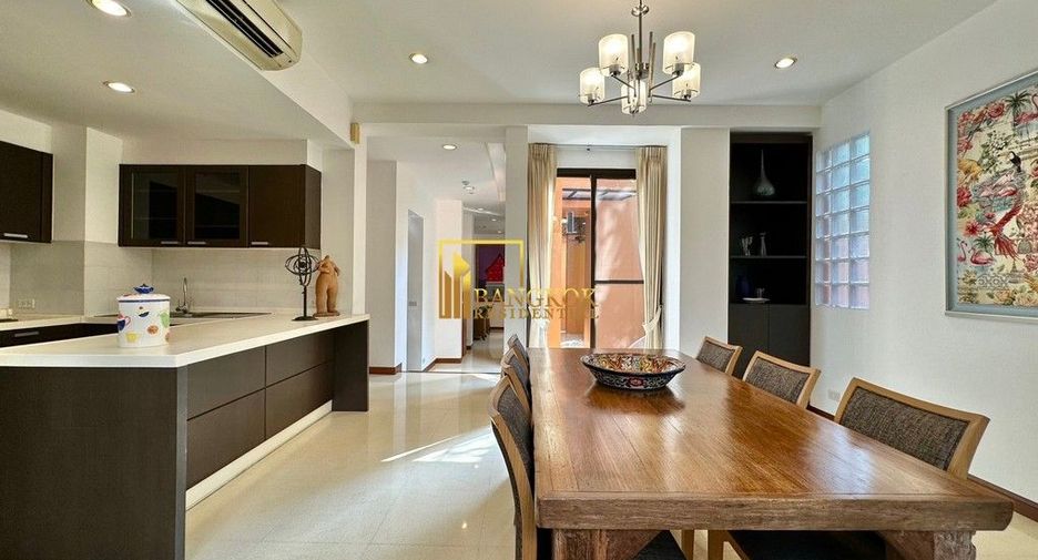 Haus zur Miete mit 3 Zimmer in Watthana, Bangkok