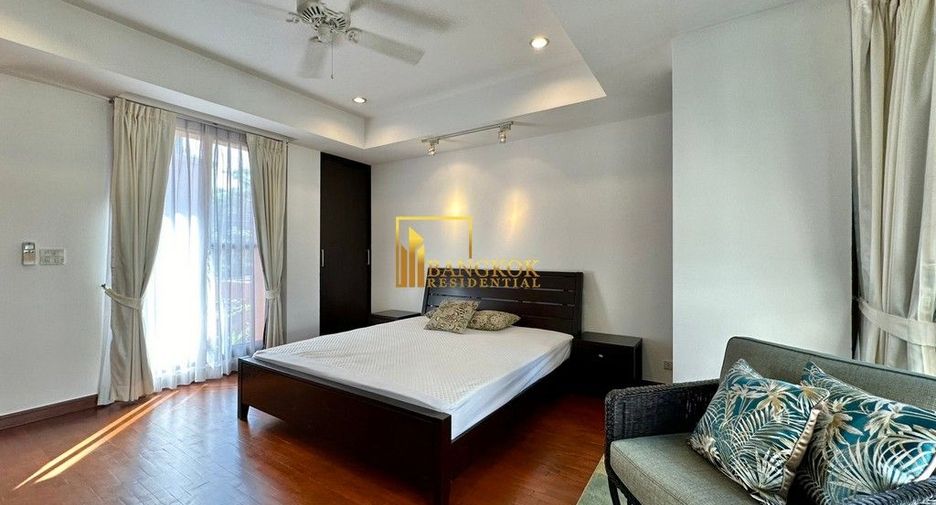 Haus zur Miete mit 3 Zimmer in Watthana, Bangkok
