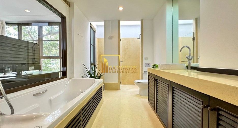 Haus zur Miete mit 3 Zimmer in Watthana, Bangkok
