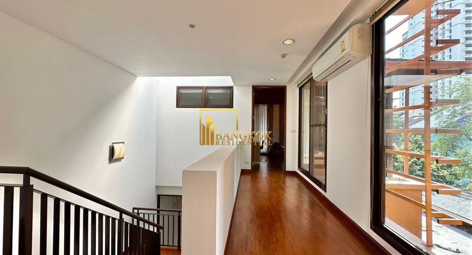Haus zur Miete mit 3 Zimmer in Watthana, Bangkok