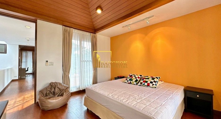 Haus zur Miete mit 3 Zimmer in Watthana, Bangkok