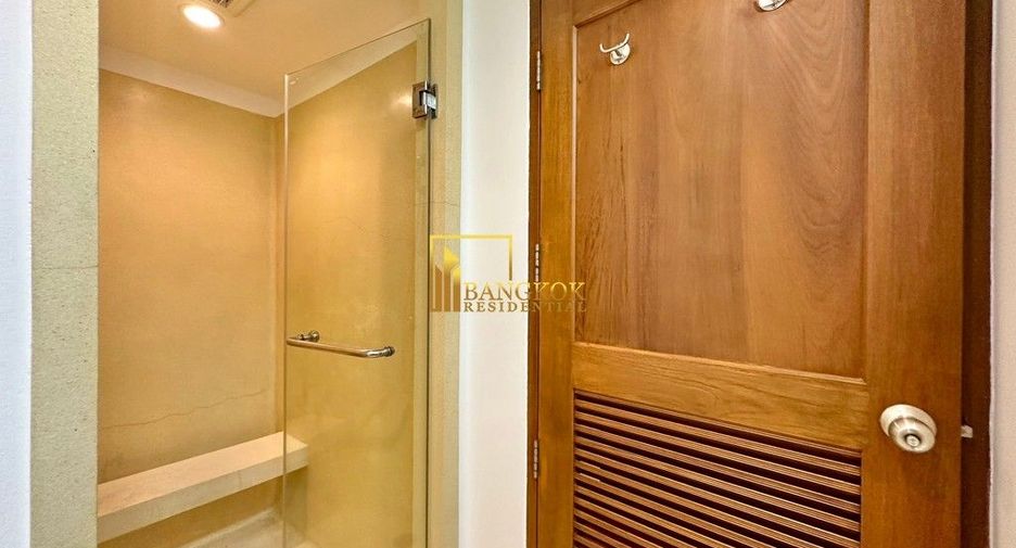 Haus zur Miete mit 3 Zimmer in Watthana, Bangkok