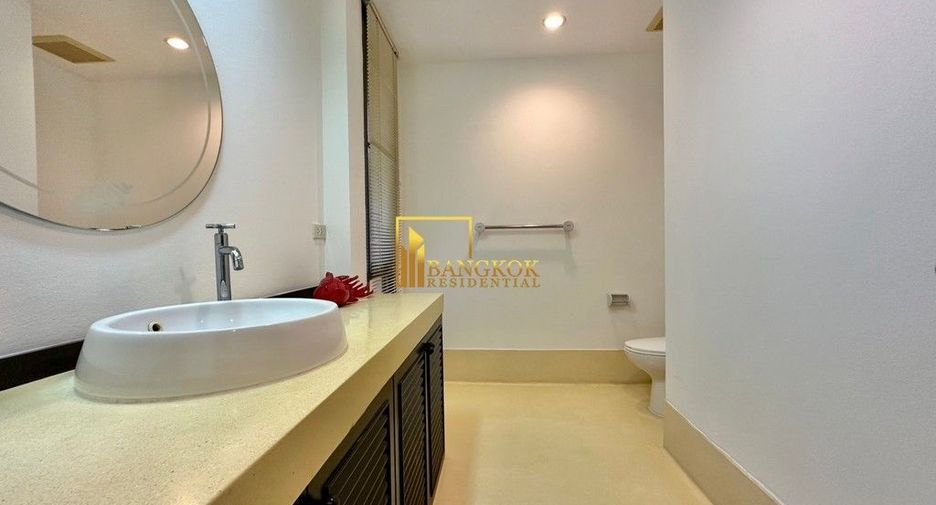 Haus zur Miete mit 3 Zimmer in Watthana, Bangkok
