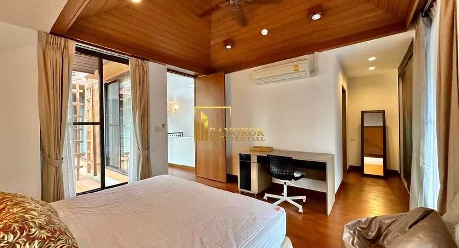 Haus zur Miete mit 3 Zimmer in Watthana, Bangkok