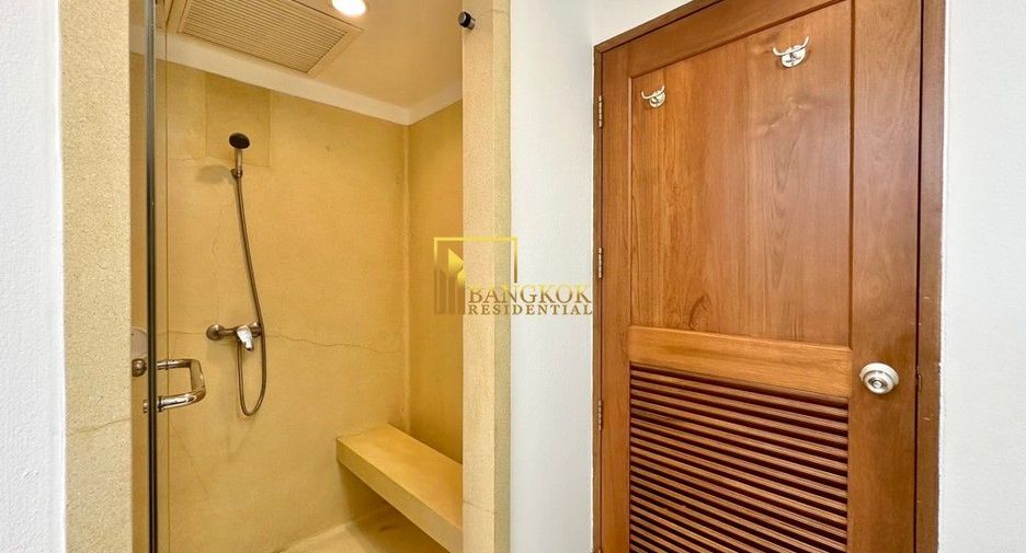 Haus zur Miete mit 3 Zimmer in Watthana, Bangkok