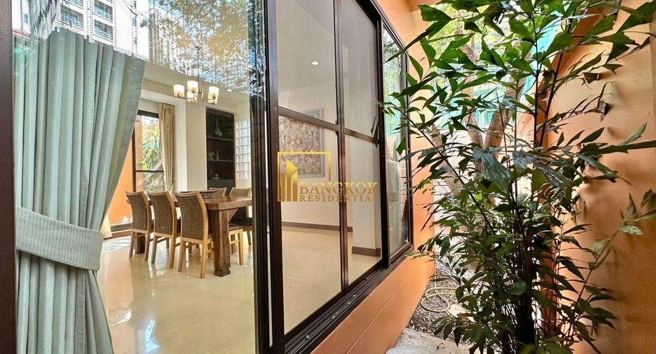 Haus zur Miete mit 3 Zimmer in Watthana, Bangkok
