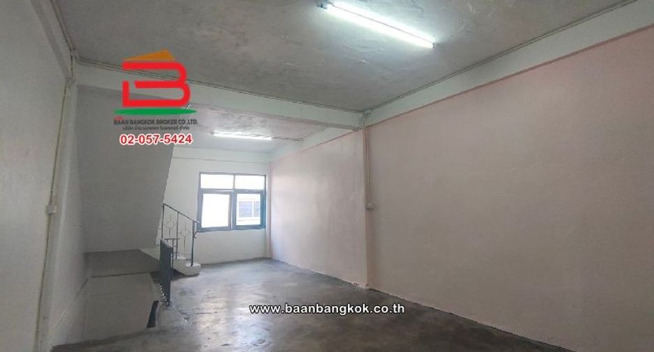 For sale 2 bedrooms retail Space in Phra Khanong, Bangkok