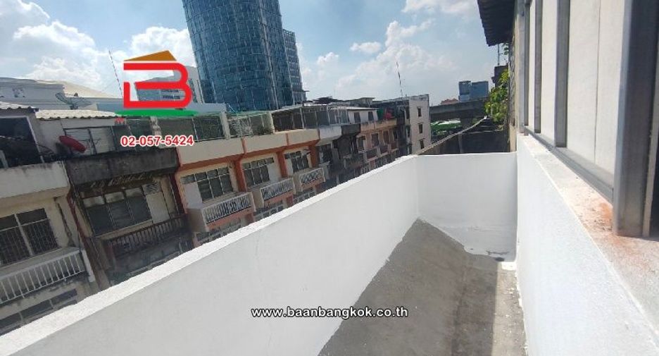 For sale 2 bedrooms retail Space in Phra Khanong, Bangkok