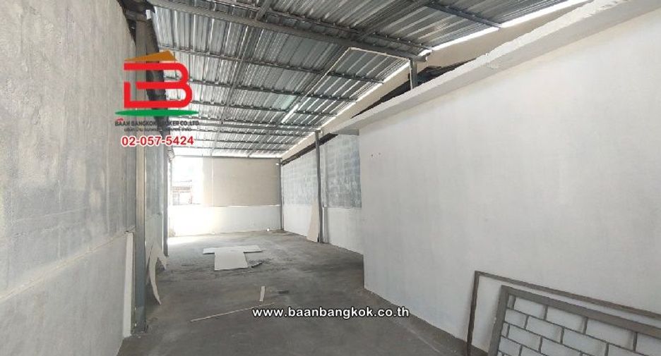 For sale 2 bedrooms retail Space in Phra Khanong, Bangkok