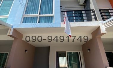 Casa adosada en alquiler de 3 habitaciones en Khan Na Yao, Bangkok