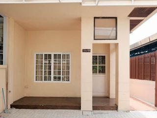 Casa adosada en alquiler de 4 habitaciones en Bang Na, Bangkok