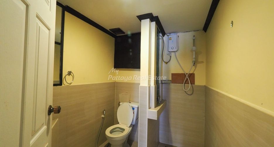 For sale 7 bedrooms townhouse in Bang Lamung, Chonburi