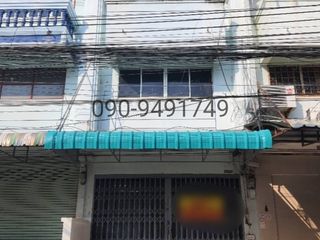 For rent 4 bedrooms retail Space in Bangkok Noi, Bangkok