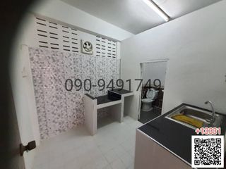 For rent 4 bedrooms retail Space in Bangkok Noi, Bangkok