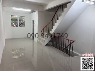 For rent 4 bedrooms retail Space in Bangkok Noi, Bangkok