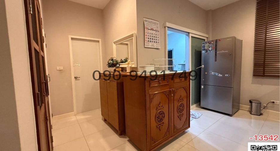 For rent 3 bedrooms house in Bang Na, Bangkok