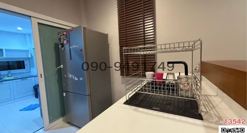 For rent 3 bedrooms house in Bang Na, Bangkok