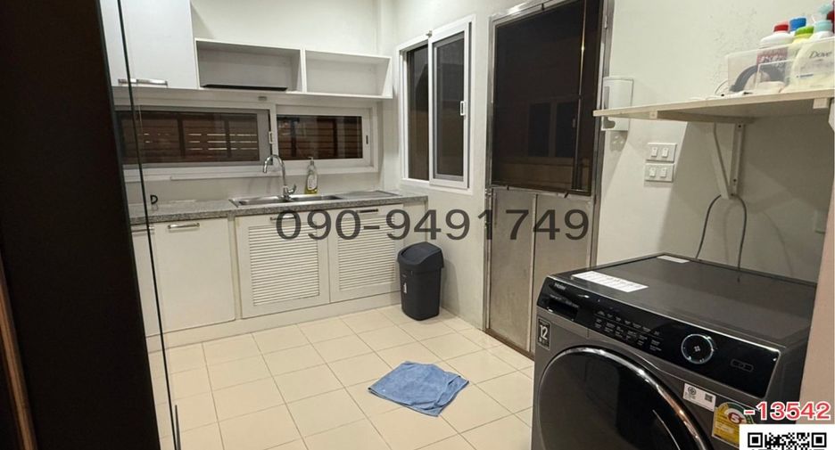 For rent 3 bedrooms house in Bang Na, Bangkok