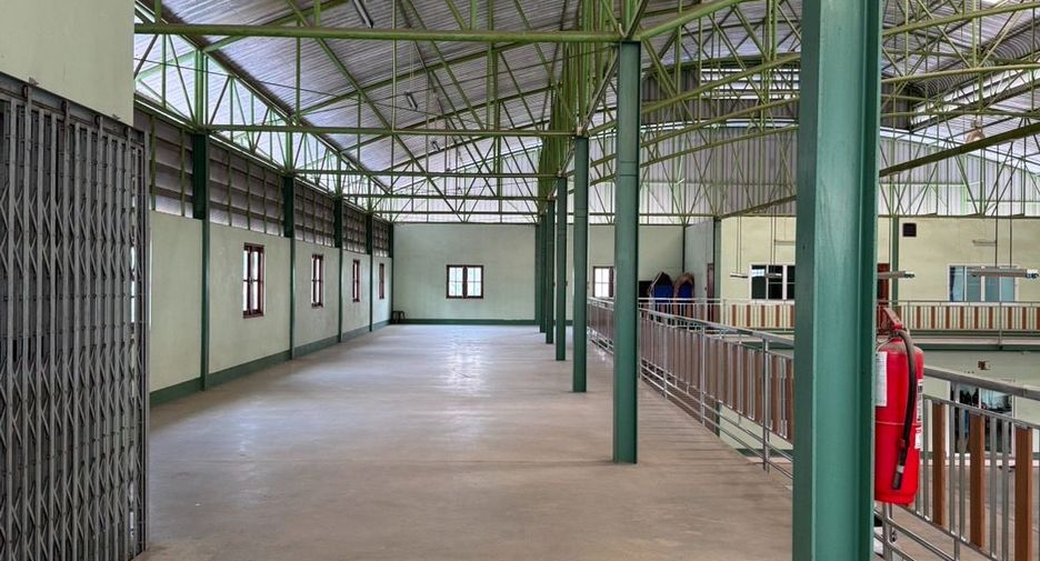 For rent warehouse in Mueang Nakhon Pathom, Nakhon Pathom