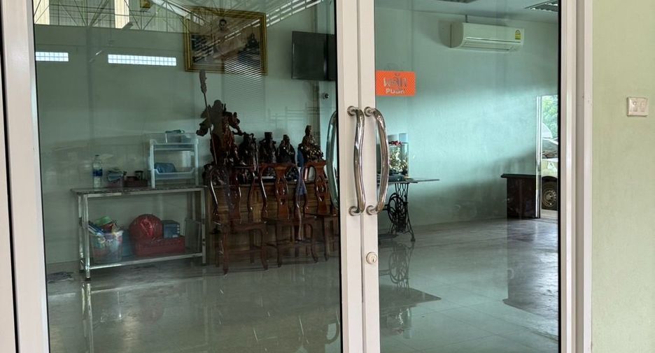 For rent warehouse in Mueang Nakhon Pathom, Nakhon Pathom