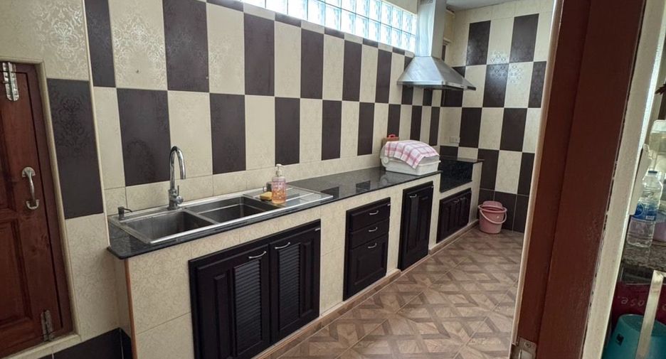 For rent warehouse in Mueang Nakhon Pathom, Nakhon Pathom