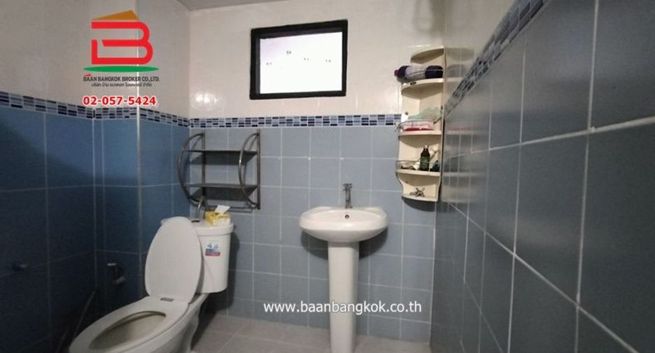 Gewerbefläche zum Kauf mit 8 Zimmer in Khlong Luang, Pathum Thani
