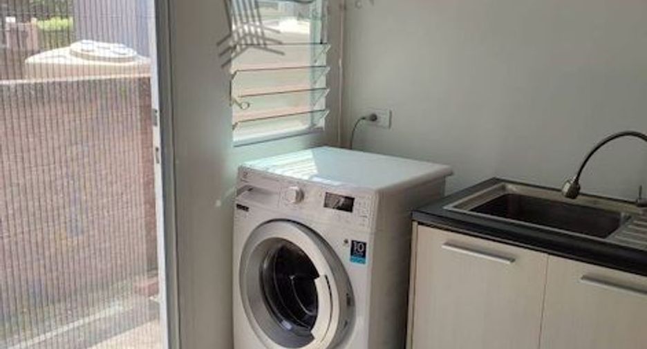 For sale 3 bedrooms house in Sai Mai, Bangkok