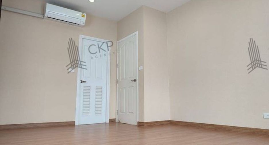 For sale 3 bedrooms house in Sai Mai, Bangkok