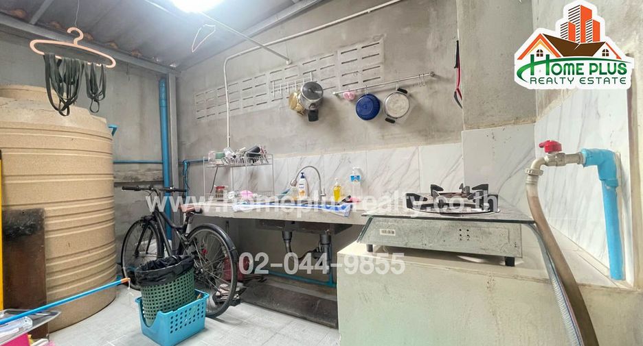 For sale 2 bedrooms townhouse in Huai Khwang, Bangkok
