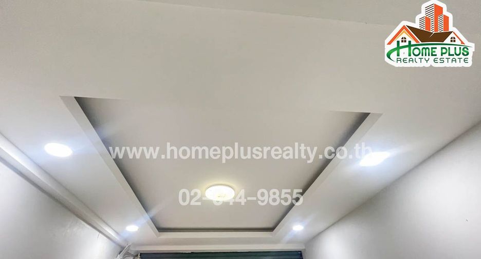 For sale 2 bedrooms townhouse in Huai Khwang, Bangkok