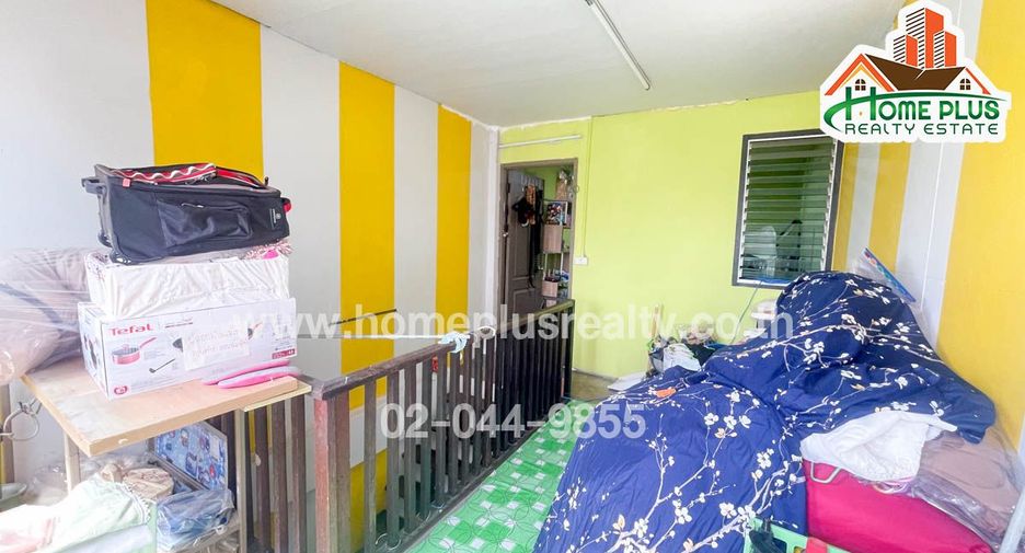 For sale 2 bedrooms townhouse in Huai Khwang, Bangkok