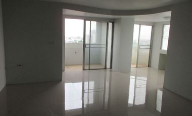For sale studio condo in Thon Buri, Bangkok
